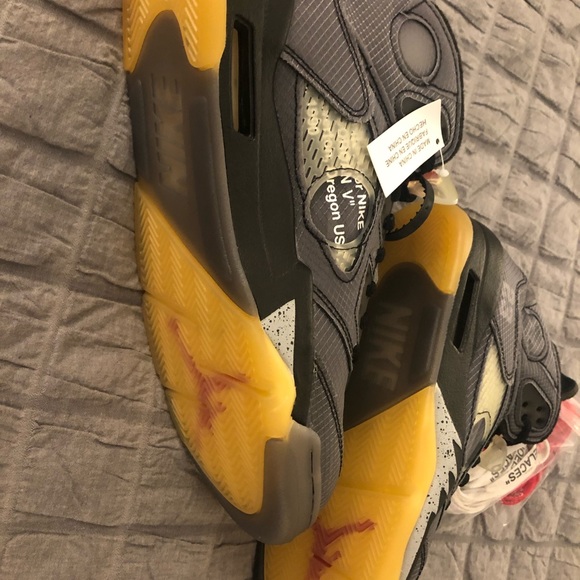 Jordan 5 Retro - Off-White - Picture 4 of 8